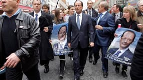 François Hollande à Vitry-le-François, dans la Marne. Pour la fin de sa campagne d'avant-premier tour, le candidat socialiste à la présidentielle a fait un déplacement dans des villes moyennes ouvrières du nord-est du pays, qui furent séduites par Nicolas