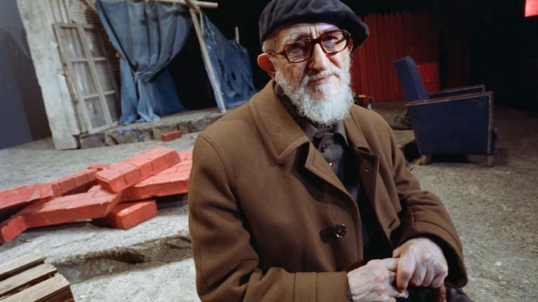 Portrait de l'abbé Pierre. 