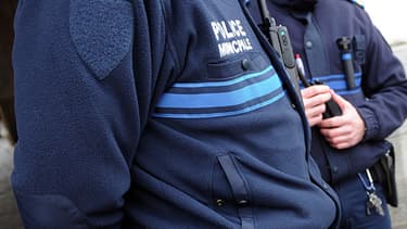 Des policiers municipaux en armes (Photo d'illustration).