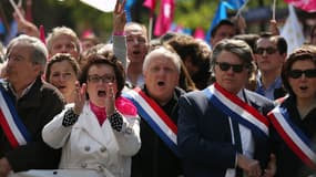 Christine Boutin (PCD), Gilbert Colllard (FN) et Thierry Mariani (UMP), ont défilé ensemble dimanche lors d'une manifestation contre le mariage pour tous.