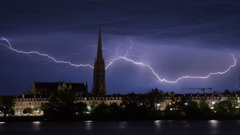 Bordeaux sous l'orage.