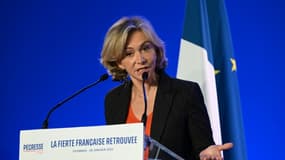 La candidate LR à la présidentielle française Valérie Pécresse en meeting électoral à Oyonnax, dans l'Ain, le 28 janvier 2022
