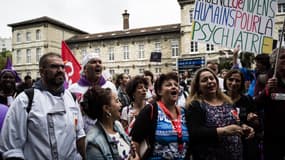 Les professionnels de la psychiatrie lors d'une manifestation à Paris, le 6 septembre 2018.