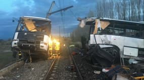 Site de l'accident entre un bus scolaire et un TER à Millas, près de Perpignan.