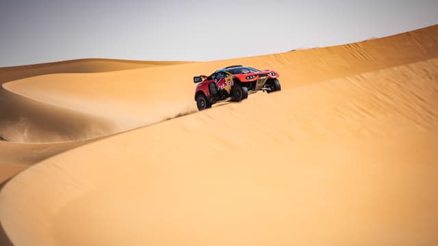 Sébastien Loeb, en maître dans les dunes saoudiennes