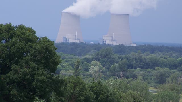 Les trois jeunes hommes ont été interpellés aux abords de la centrale de Belleville-sur-Loire, dans le Cher.