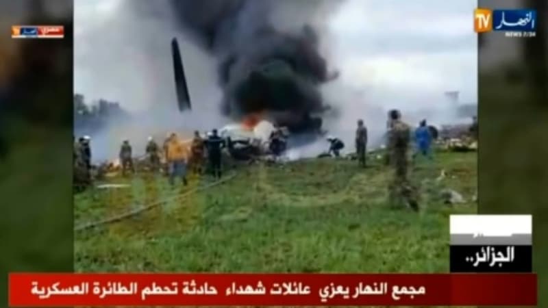 Capture d'écran d'images diffusées par la chaîne de télévision algérienne Ennahar, montrant l'avion militaire qui s'est écrasé le 11 avril 2018 peu après son décollage de la base aérienne de Boufarik, à une trentaine de km au sud d'Alger -