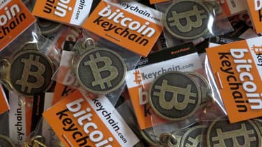 Chaque bitcoin est en réalité une équation, et doit être "miné" par un logiciel.