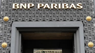 Comme le veut la procédure judiciaire, la juge américaine a imposé à la banque française de payer l'amende et une mise à l'essai de cinq ans.