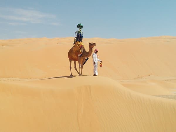 Una cámara de Google Street View a bordo de un camello