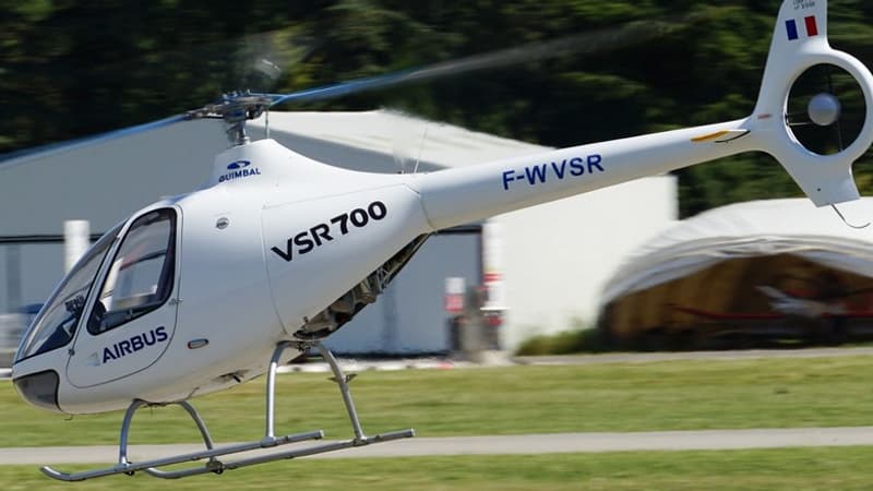 Airbus Helicopters a exposé un hélicoptère sans pilote le VSR-700, issu du petit hélicoptère civil biplace Cabri G2 mis au point  par la PME Guimbal.
