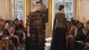 Retour sur le défilé Valentino à la Fashion Week de Paris 