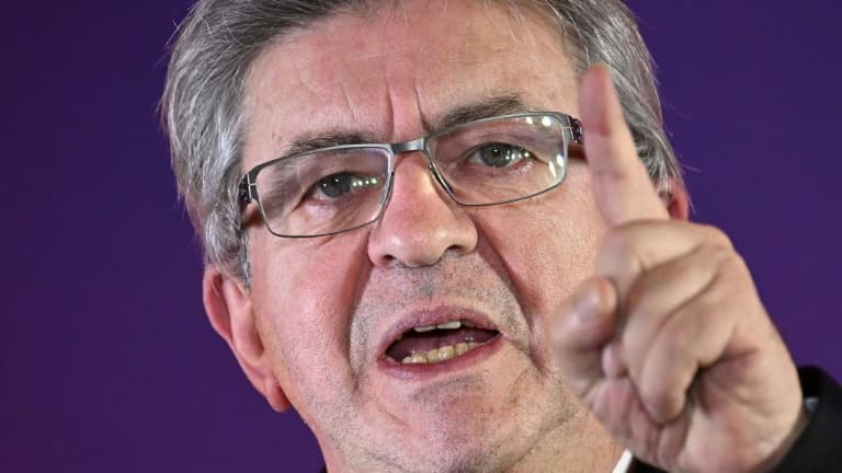 Jean-Luc Mélenchon en meeting à Chevilly-Larue dans le Val-de-Marne le 15 mars 2023