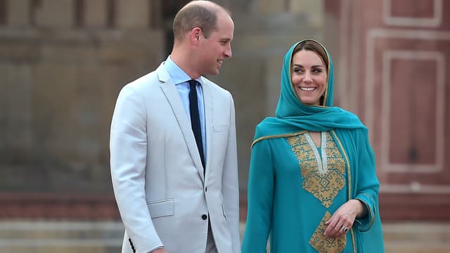 William et Kate à la célèbre mosquée Badshahi de Lahore