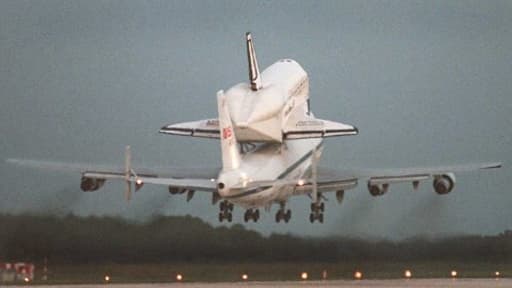 La navette américaine sur le dos d'un 747 La navette américaine sur le dos d'un 747