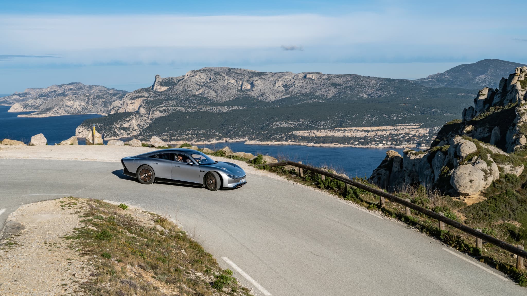 Le prototype a réalisé un trajet de 1008 km sur une seule charge, avec 140 km d'autonomie restante à l'arrivée.