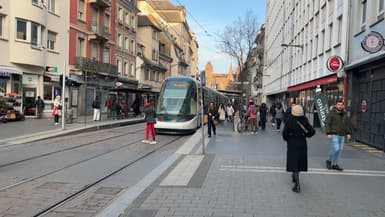 Une vue de l'arrêt de tram Faubourg National au cœur du quartier éponyme à Strasbourg, début février 2025