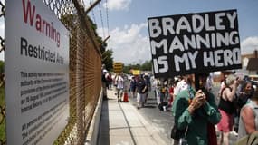 Manifestation de soutien pour Bradley Manning, à Fort Meade, dans le Maryland. Le procès militaire du soldat américain qui a communiqué au site WikiLeaks des centaines de milliers de notes confidentielles de l'armée des Etats-Unis, s'ouvre lundi et devrai