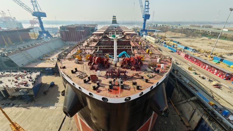 Il fait main basse sur les ports du monde au nez et à la barbe de Trump: c'est quoi Cosco, ce géant maritime chinois tentaculaire qui défie Washington sur toutes les mers