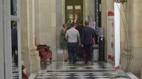 Indemnités chômage: faut-il mettre fin au régime spécial des députés?
