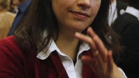 Secrétaire nationale des Verts puis d'Europe Ecologie-Les Verts depuis 2006, Cécile Duflot, âgée de 37 ans, a été nommée au poste de ministre de l'Egalité des territoires et du Logement. /Photo prise le 27 avril 2012/REUTERS/Jacky Naegelen