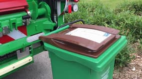 De nouvelles poubelles à compost sont installées dans les 12 et 2e arrondissements de Paris.