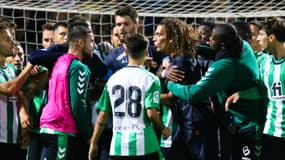 Matteo Guendouzi s'embrouille lors du match amical entre le Betis et l'OM (1-1) le 27 juillet 2022