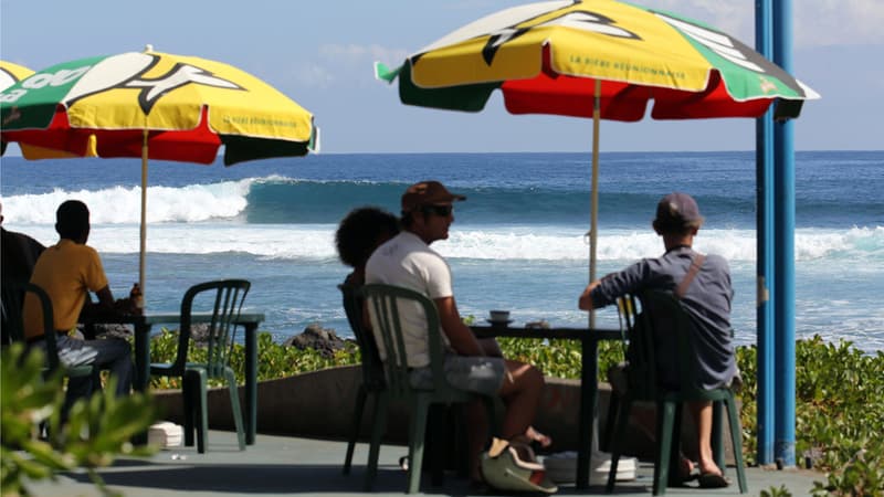 Les départements et régions d'Outre-mer, comme ici à La Réunion, pourraient bientôt, sur décision préfectorale, remplacer des jours fériés issus de fêtes catholiques par des "jours fériés locaux". (Photo d'illustration)