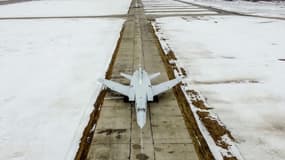 Image fournie en 2022 par le ministère russe de la Défense montrant un bombardier Tupolev Tu-22M3 au décollage durant des exercices préparatoires à des manœuvres au Bélarus.