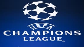 La création lundi d'une "Super League", lucrative compétition privée fondée par douze clubs dissidents et vouée à supplanter la Ligue des champions, a suscité une levée de boucliers générale parmi les supporters et les instances du foot
