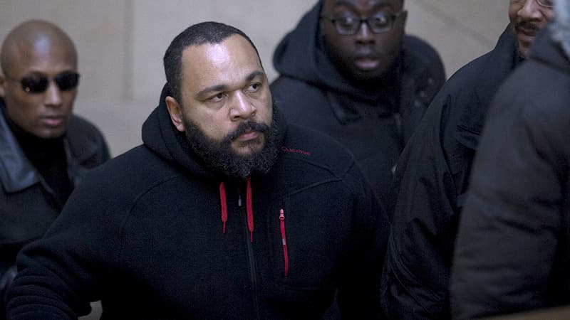 Dieudonné, ici en décembre 2013 au palais de justice de Paris, a été mis en examen cet été pour fraude fiscale et abus de biens sociaux.
