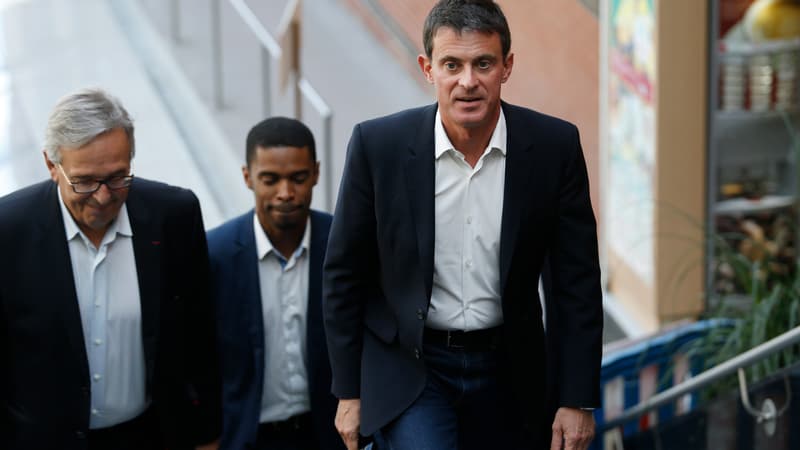Manuel Valls au 1er tour des élections législatives, le 11 juin 2017 à Evry.