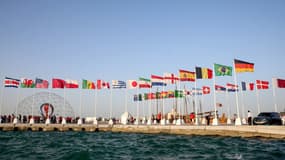 Les drapeaux des qualifiés pour la Coupe du monde 2022 au Qatar