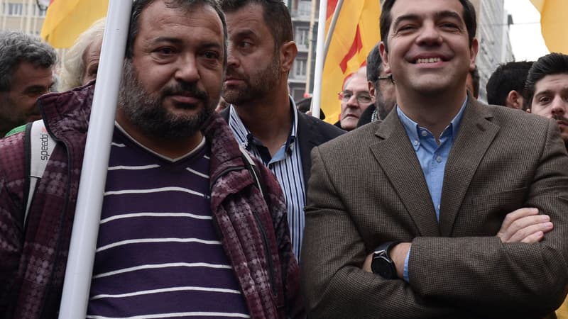 Le leader de Syriza, Alexis Tsipras (à droite), lors d'une manifestation en novembre.