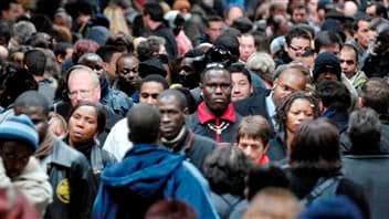 Près de six Français sur dix (58%) souhaitent qu'une "révolte" éclate dans leur pays mais moins de la moitié (49%) pensent que cela a des chances se produire, selon un sondage Harris Interactive pour l'Humanité Dimanche. /Photo d'archives/REUTERS/Gonzalo