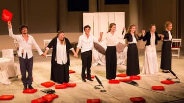 La troupe des "Liaisons dangereuses" mise en scène par Anne-Marie Philipe