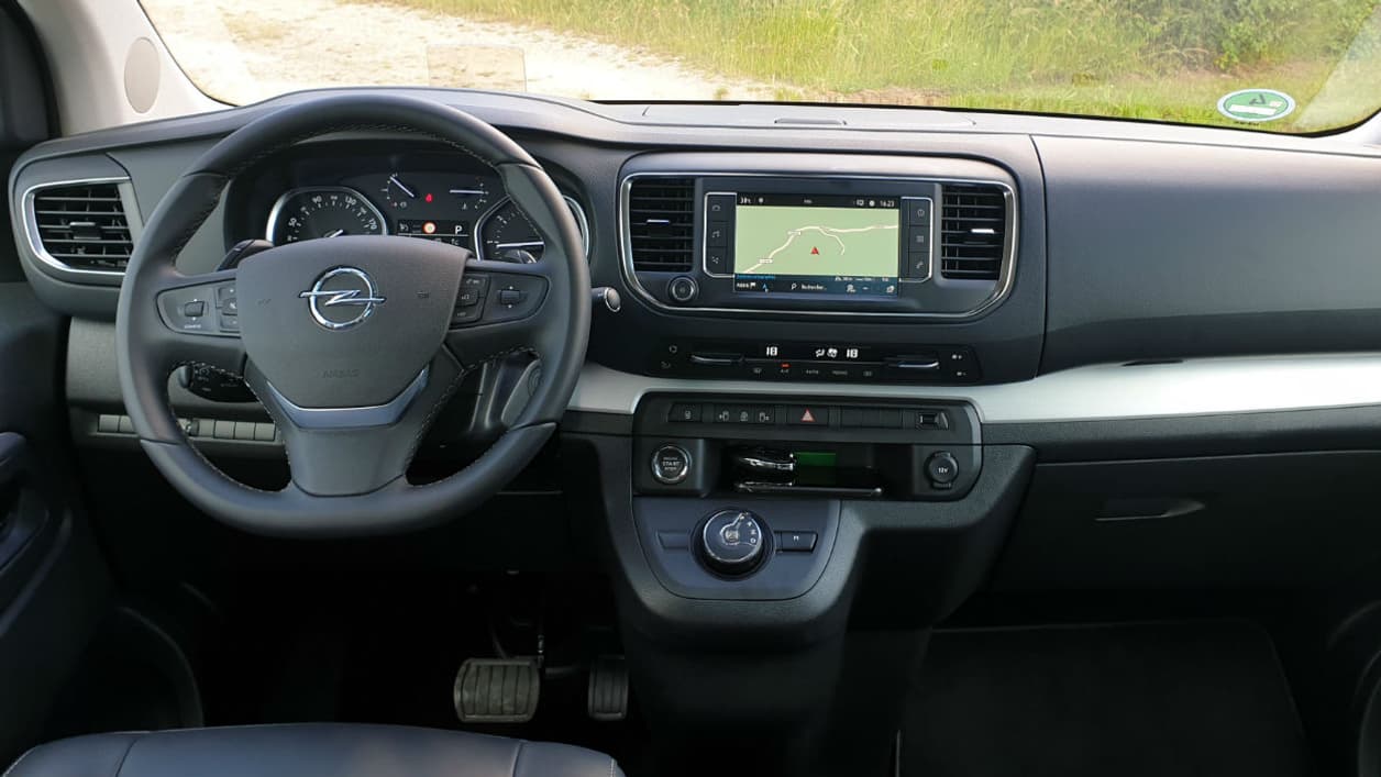 L'intérieur de ce nouveau Zafira Life fait le job, sans être vraiment très réjouissant ni très moderne.