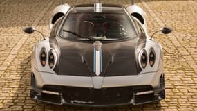 La Huyara BC est une hypercar, avec l'hyperprix qui va avec: comptez 2,3 millions d'euros pour s'offrir la puissante Pagani. 