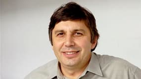 Andre Geim (photo) et Constantin Novoselov ont reçu le prix Nobel de physique 2010 pour leurs travaux sur les propriétés du graphène, une forme de carbone qui est à la fois le plus fin et le plus solide matériau connu. /Photo d'archives/REUTERS/University