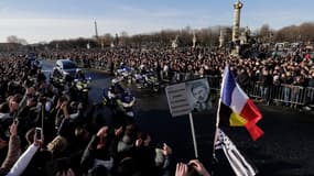 La foule était bien présente place de la Madeleine pour un dernier hommage à Johnny Hallyday