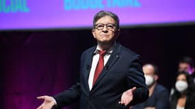 Jean-Luc Mélenchon lors d'un meeting à Strasbourg le 19 janvier 2022.