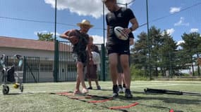 Les séniors s'initient au rugby jusqu'à 103 ans à Lyon.