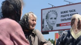 Une affiche à l'effigie de Ioulia Timochenko, le 21 mai, dans la ville de Lviv, dans l'Ouest de l'Ukraine. L'ancienne Première ministre est candidate à l'élection présidentielle du 25 mai.