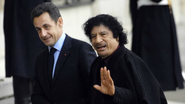 Nicolas Sarkozy et Mouammar Kadhafi, le 12 décembre 2017 à l'Elysée