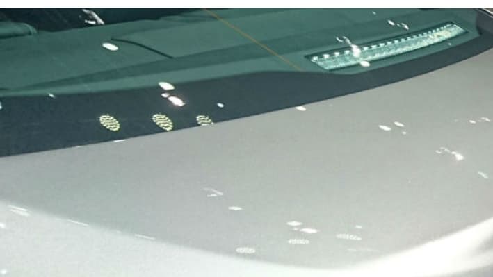 Le becquet arrière constitue une autre différence entre la Ghibli (en haut) et la Quattroporte (ne bas). Le becquet arrière constitue une autre différence entre la Ghibli (en haut) et la Quattroporte (ne bas).