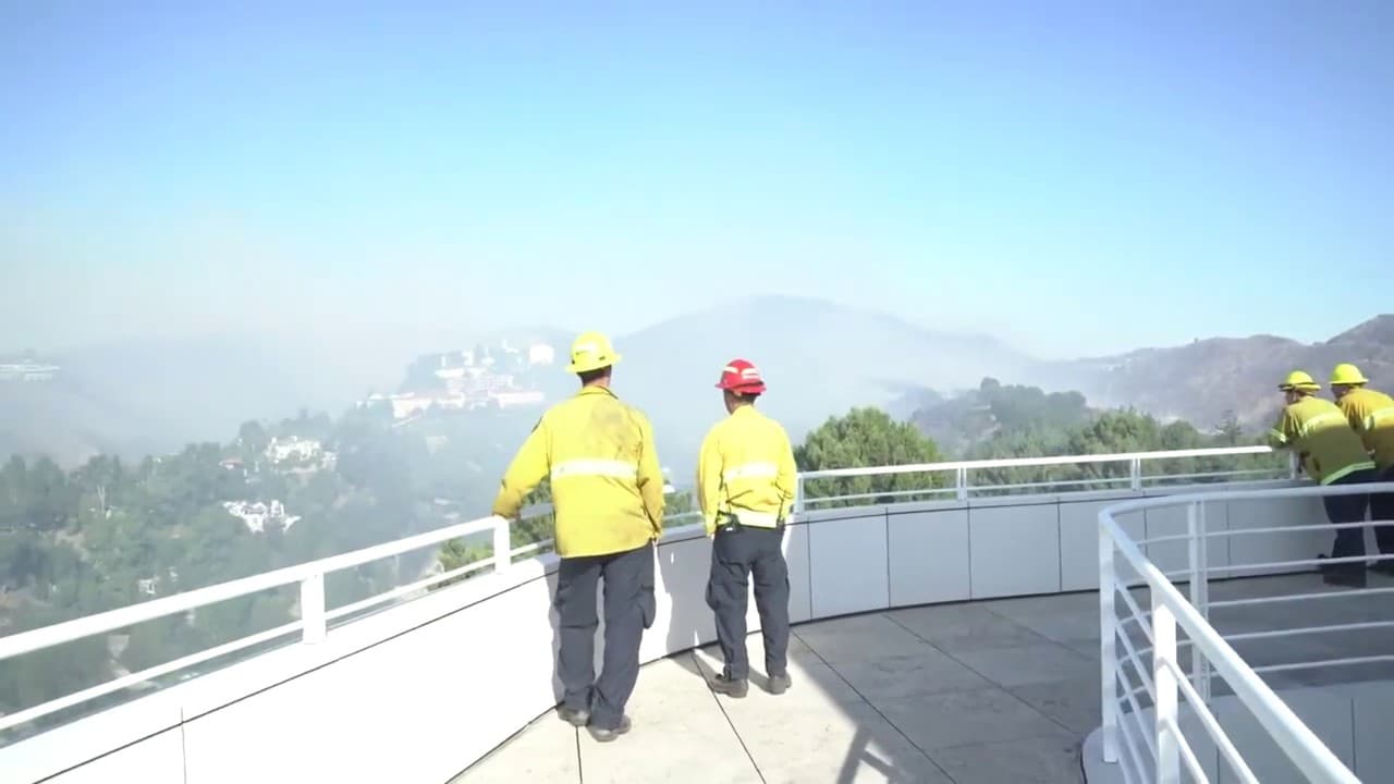 Les images de l'incendie Getty Fire approchant du Getty Museum à Los ...