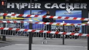 Vue de l'Hyper Cacher, quelques jours après la prise d'otages meurtrière.