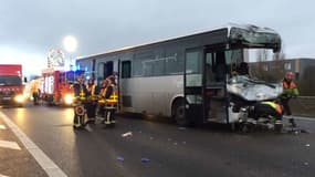 Des blessés ont été évacués après un accident impliquant plusieurs véhicules sur l'A13 ce lundi.