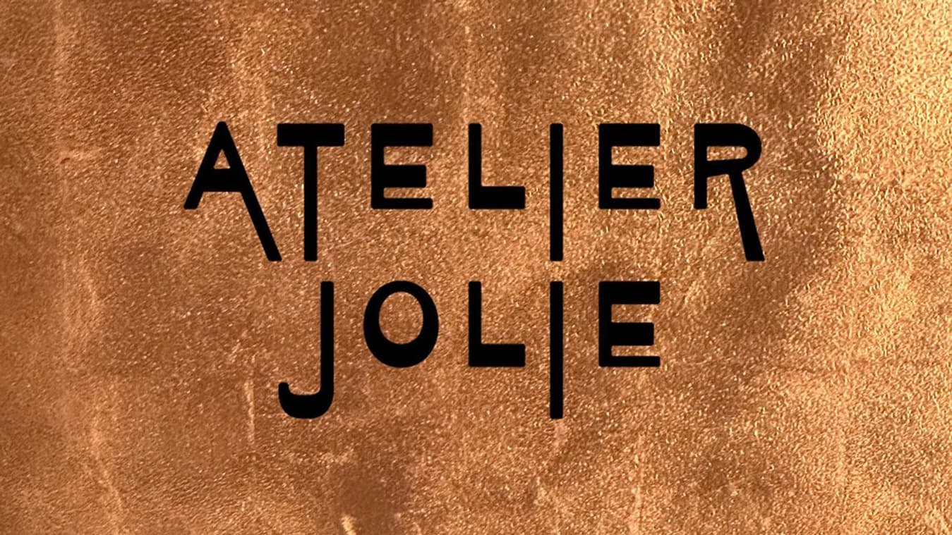 Atelier Jolie, la marque d'Angelina Jolie. Atelier Jolie, la marque d'Angelina Jolie.