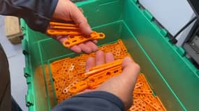 Des millions de pièces détachées des jouets Meccano sont produites à Calais.